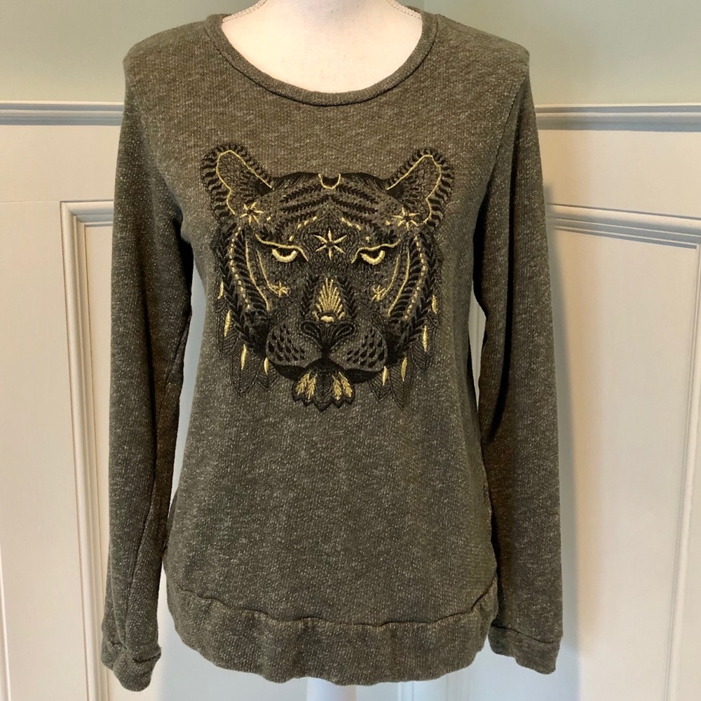 😍 4 for $20 Size M Lucky Lotus top